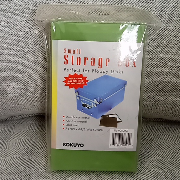 Small storage box for desk, card files, or disks New green storage organizer - Picture 4 of 7